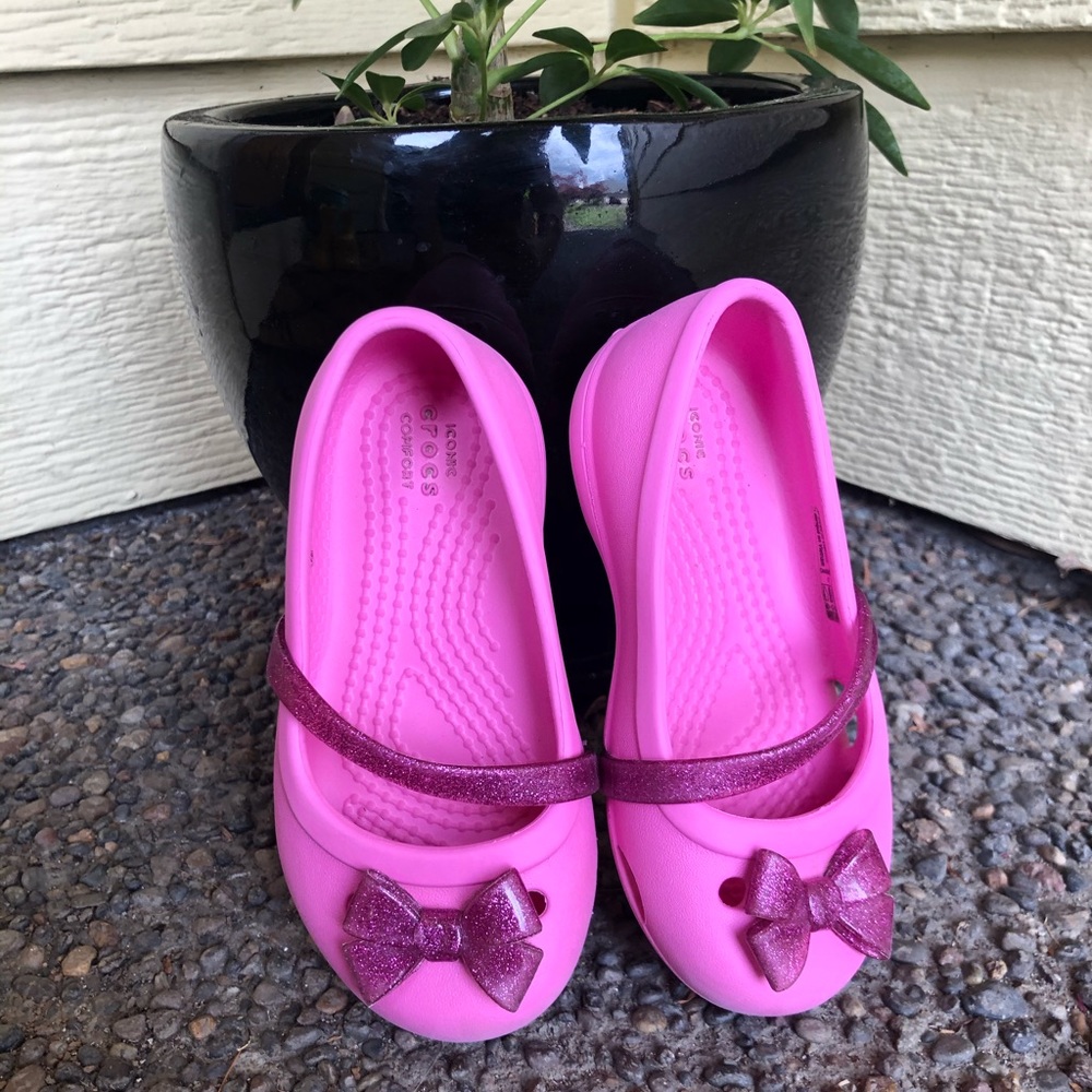 Good used condition bow Mary Jane Crocs Flats